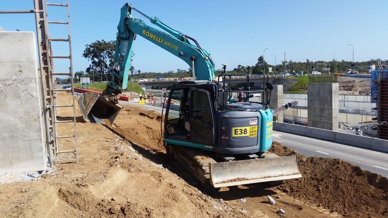 Hire 25 Ton Kobelco Excavators with a vast array of attachments available and excellent operators