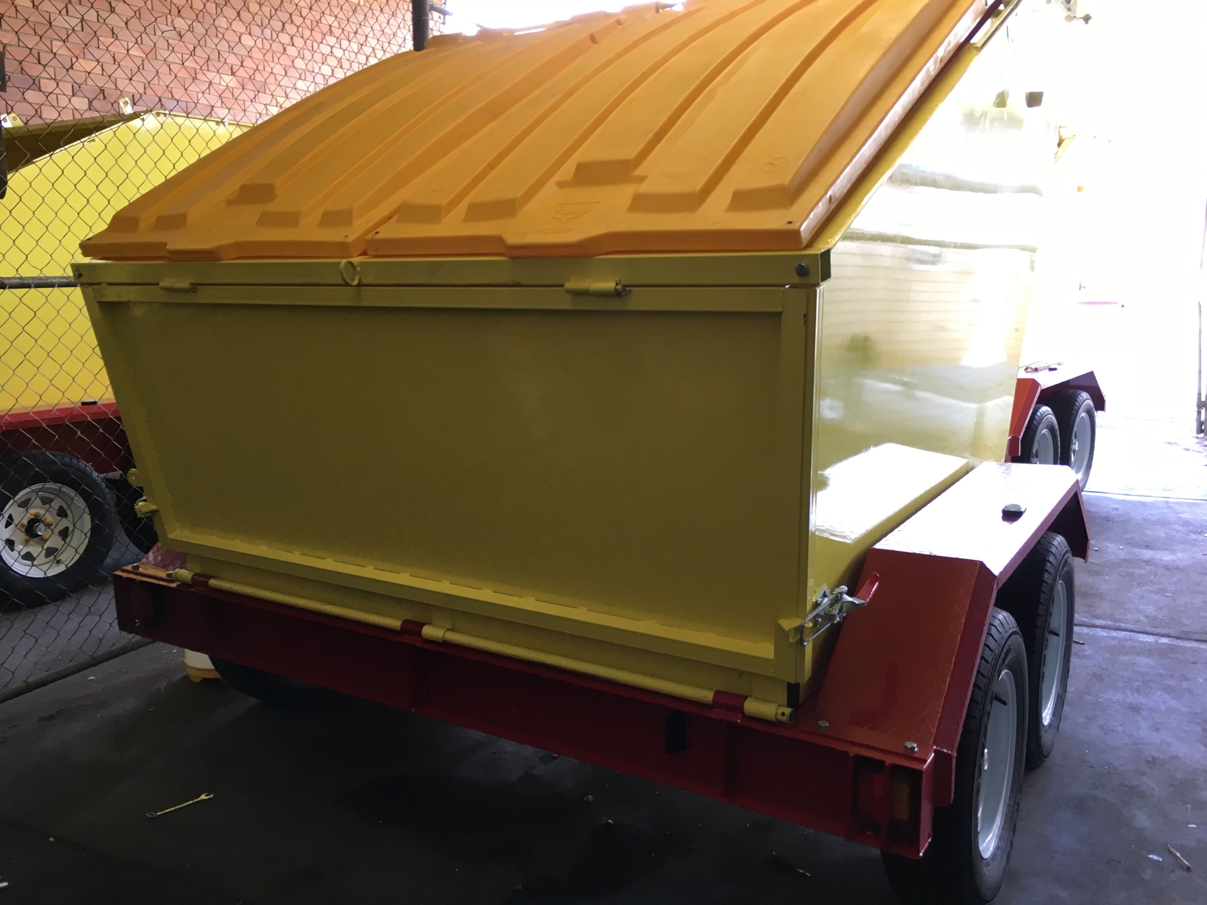 Hire Hydraulic Skip Bin Trailers . 