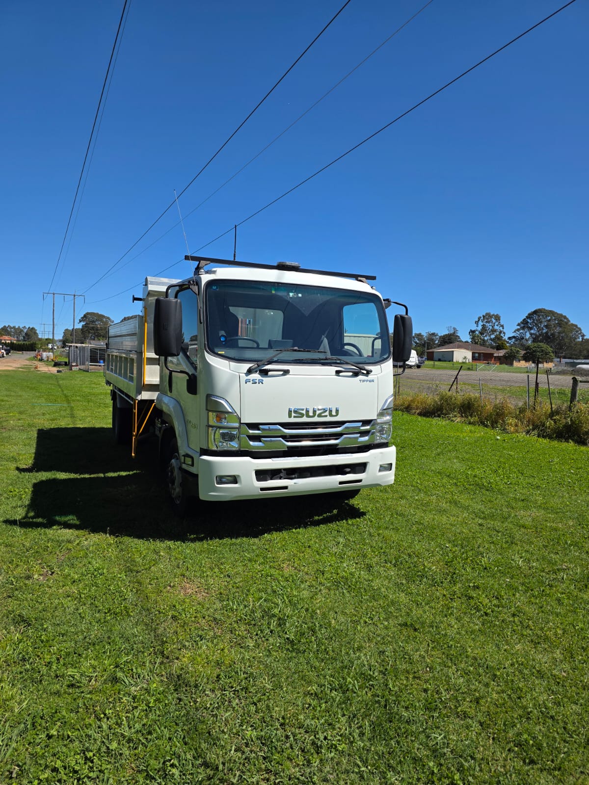 Hire ISUZU FSR140 TIPPER - WHITE – 2022