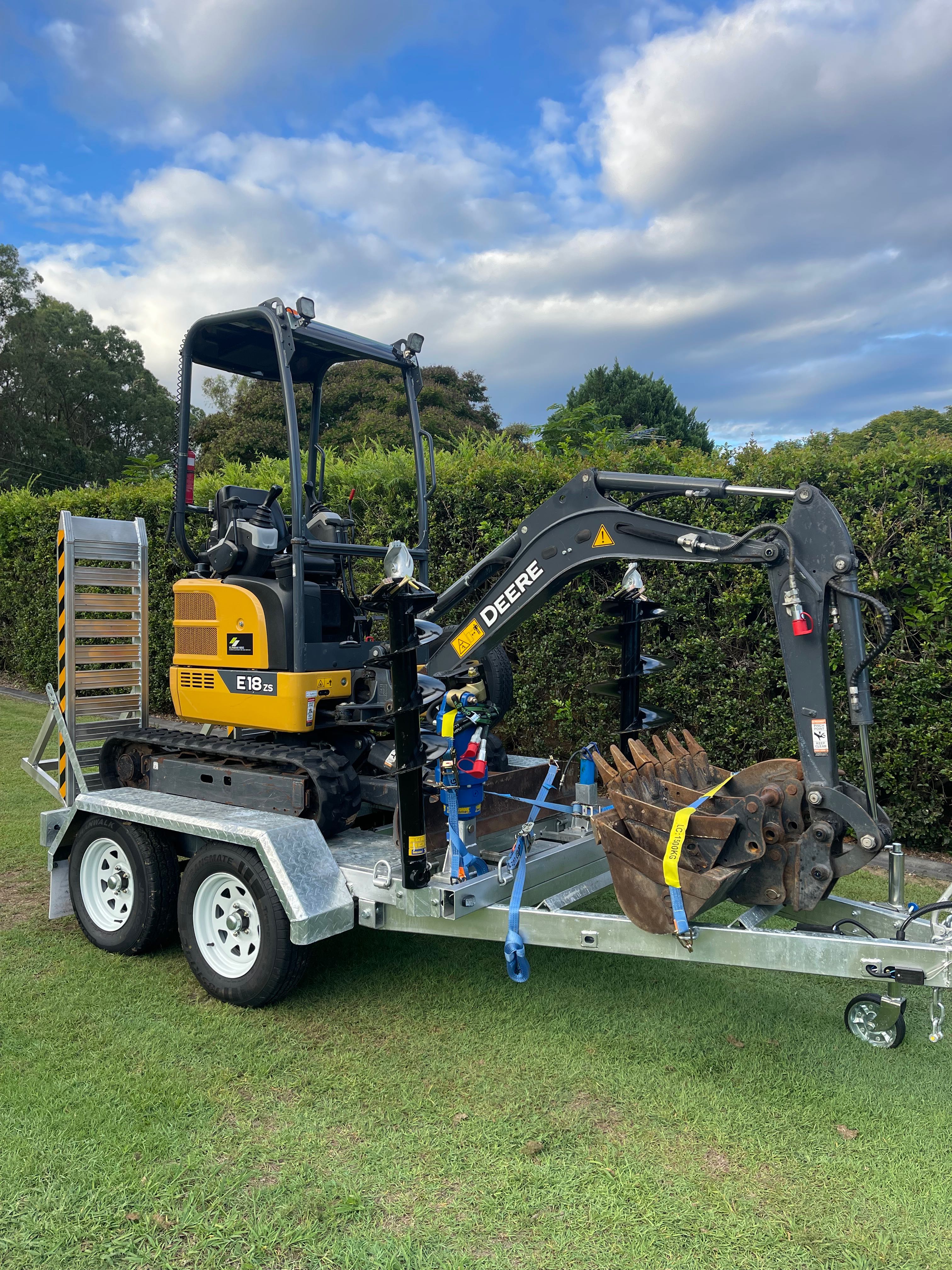 1.8T Excavator hire 
