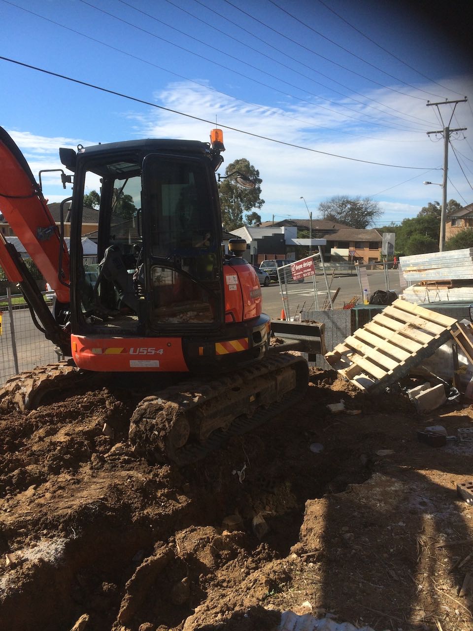 Hire 5.5 Tonne Excavator