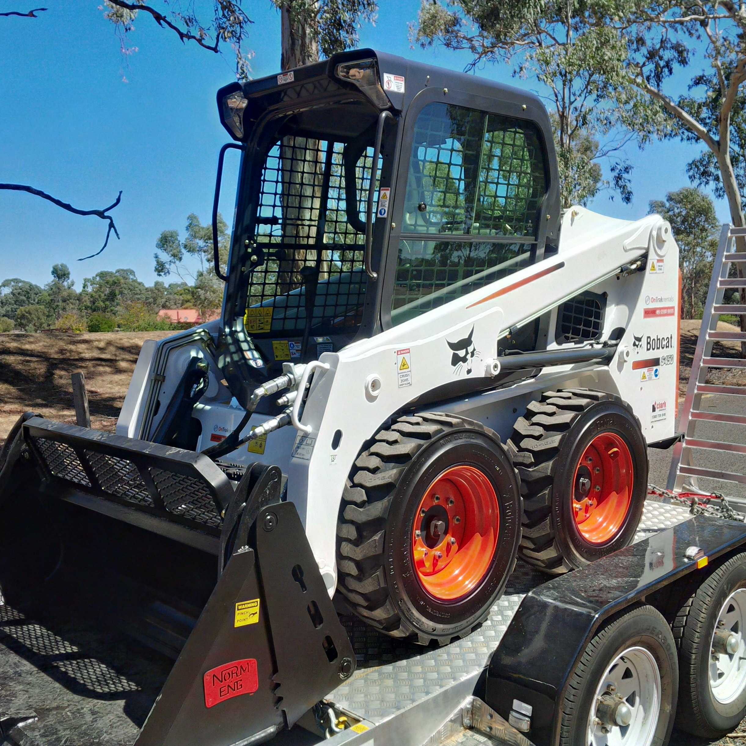 Bobcat Skid Steer Loader Hire with 4 in 1 Bucket & Plant Trailer