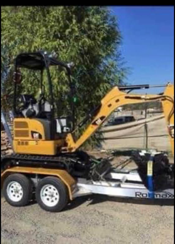 1.7T Cat excavators for dry hire
