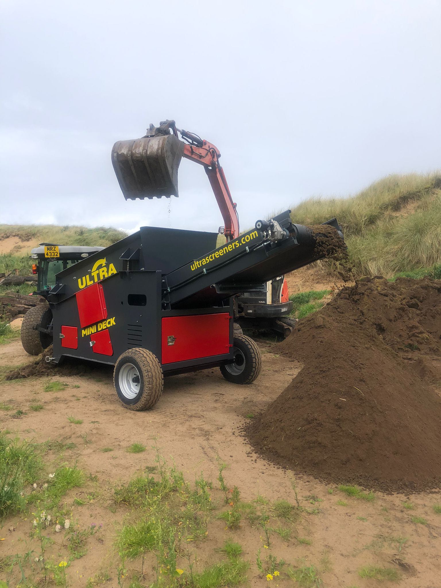 Hire Ultra Deck Vibrating Screener