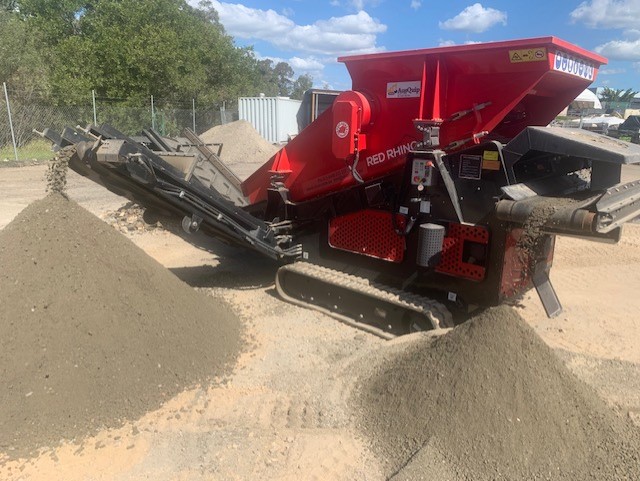 Hire Mobile 3 Way Soil & Aggregate Screening Machine