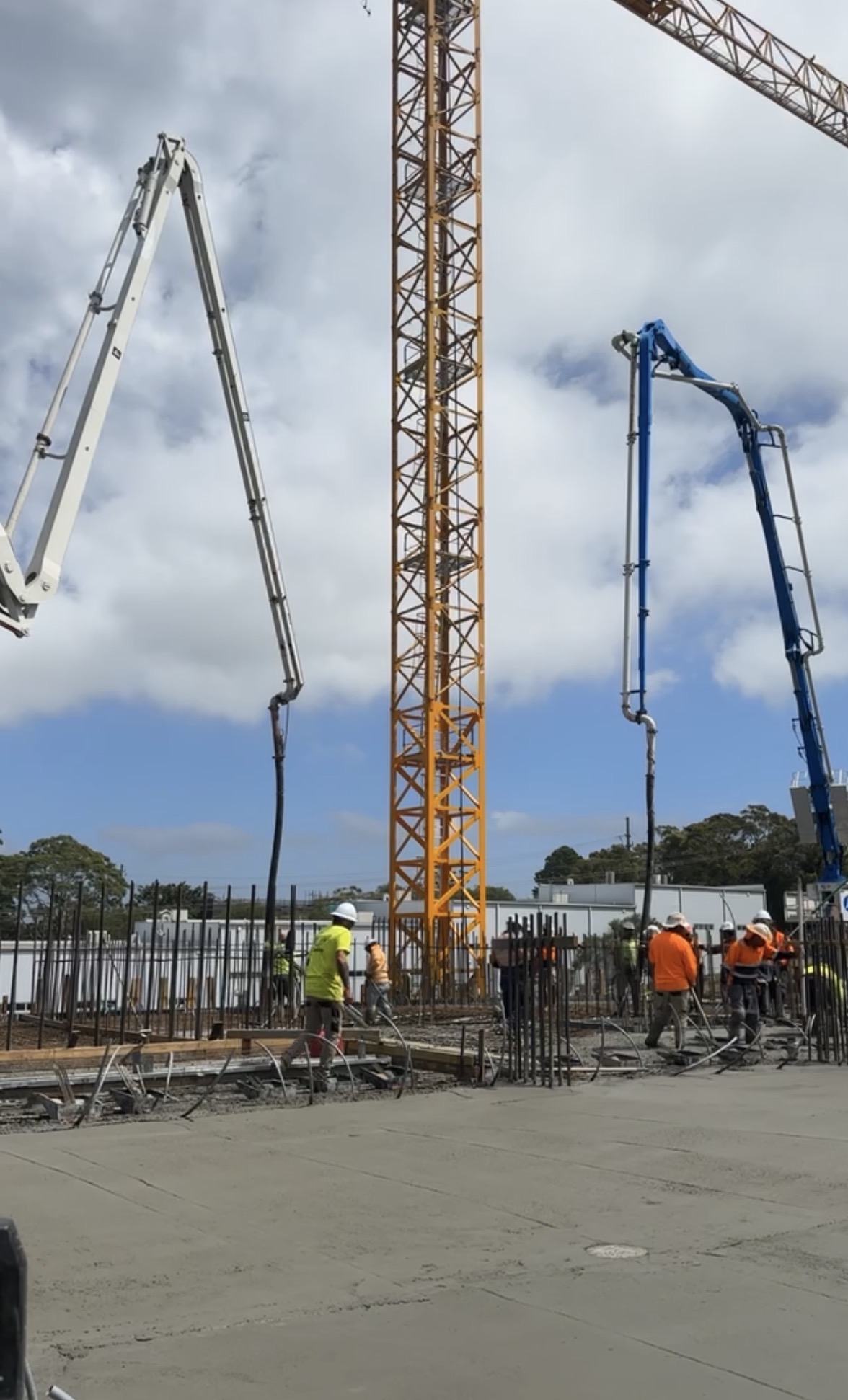 Australia wide: 28 - 38 metre Concrete Tower Booms For Hire