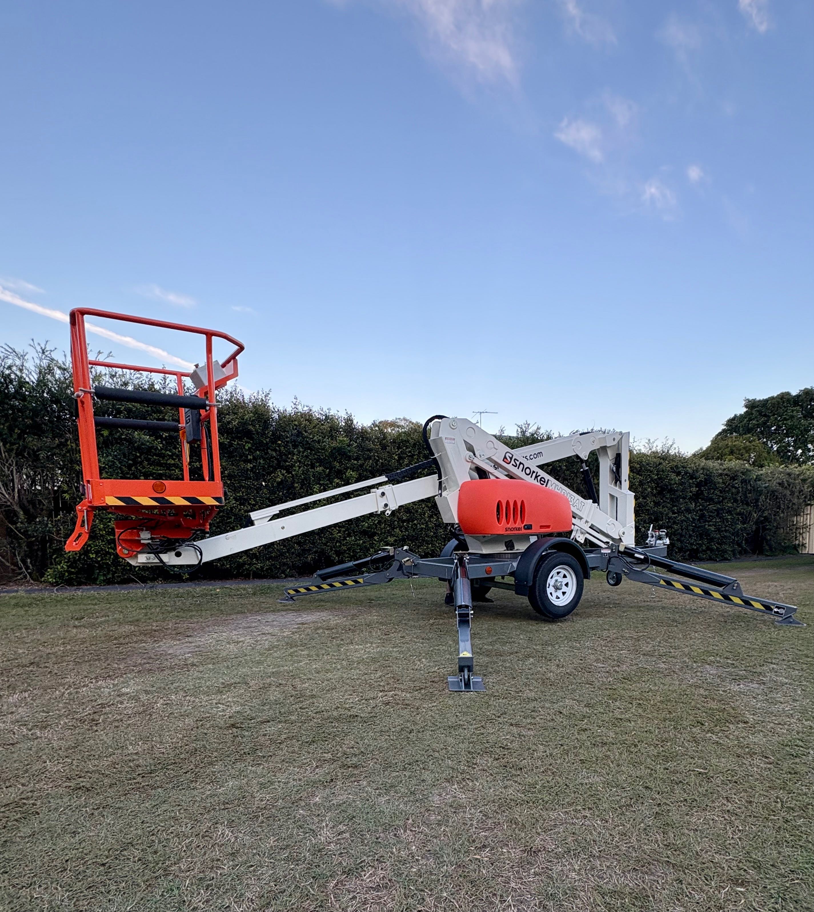 Hire 12M Trailer Mounted Boom Lift / Cherry picker