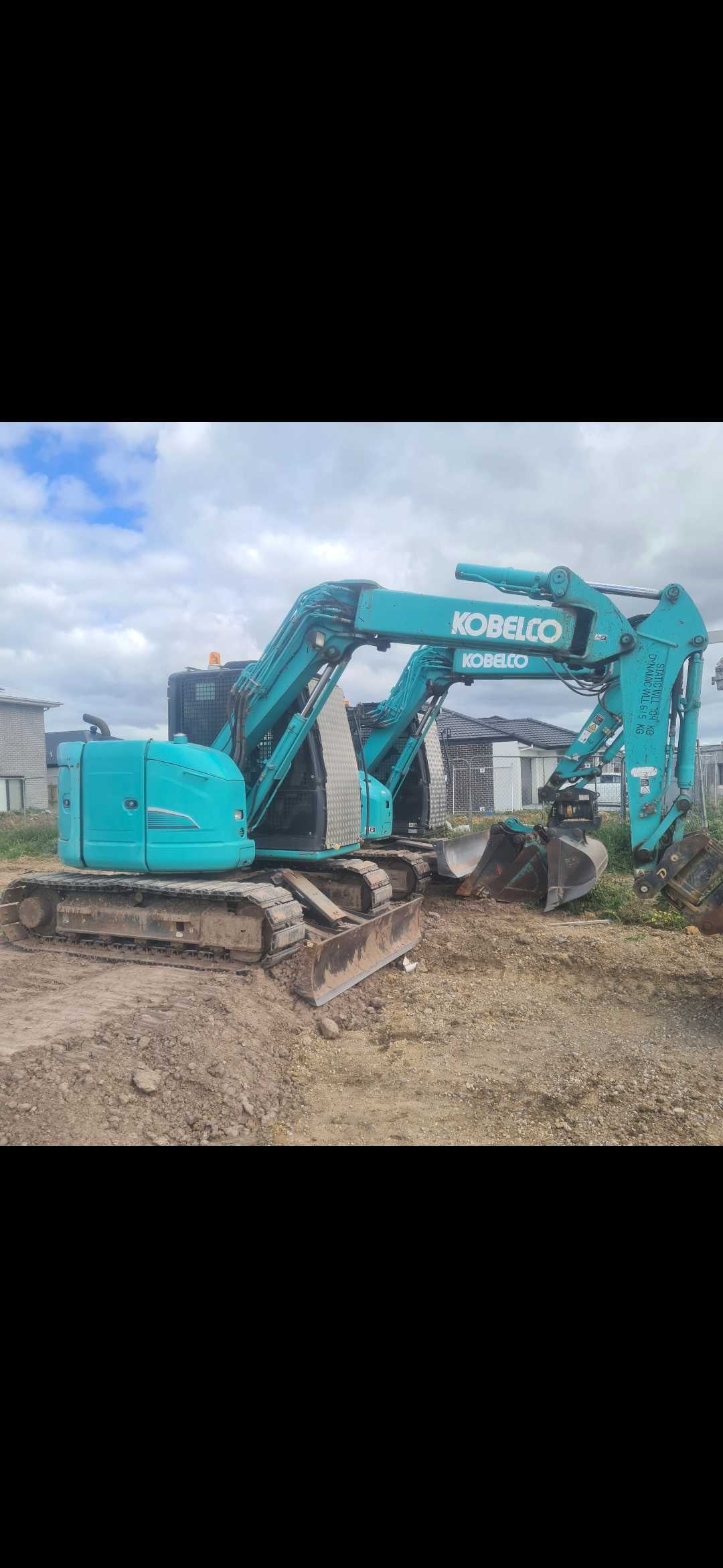 Hire 8 ton Excavator 