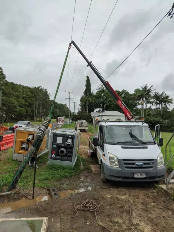 2 Ton Ute Crane Hire Crane Truck hireseeking